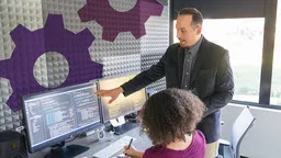 دوره آموزشی دوره آموزشی مدیریت و همکاری با یک تیم فنی برای افراد حرفه ای غیر فنی - Image of Course Managing and Working with a Technical Team for Nontechnical Professionals
